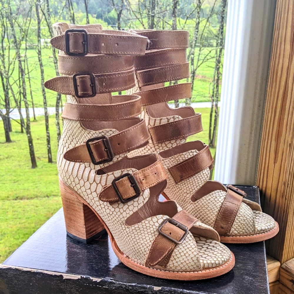 Freebird Bond Sandals whitesnake size 10